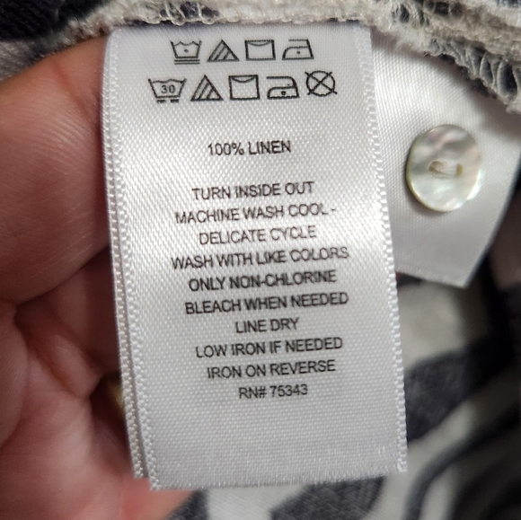 EUC TAHARI LINEN PLUS SIZE 2X ZEBRA PRINT ROLL TAB SLEEVE TUNIC - Picture 8 of 8